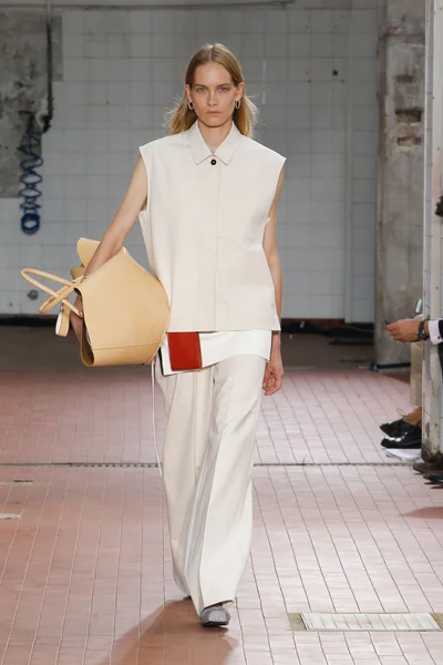 Look 7